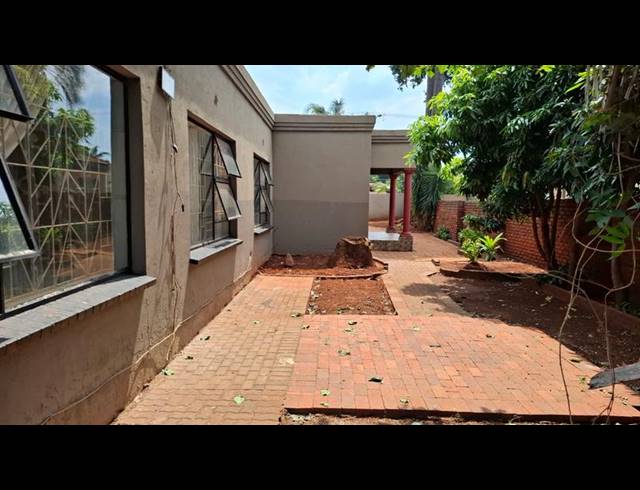 3 BEDROOM HOUSE FOR SALE IN THE ORCHARDS